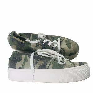 Steve Madden Elmore Camo Platform Sneakers